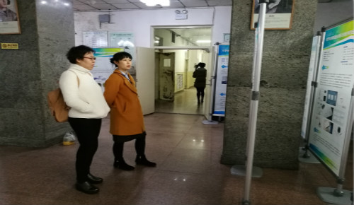 药学院教师参观大创成果展