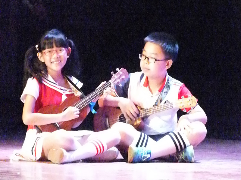 药学院成功举办2016届毕业典礼暨第三届诗歌朗诵会