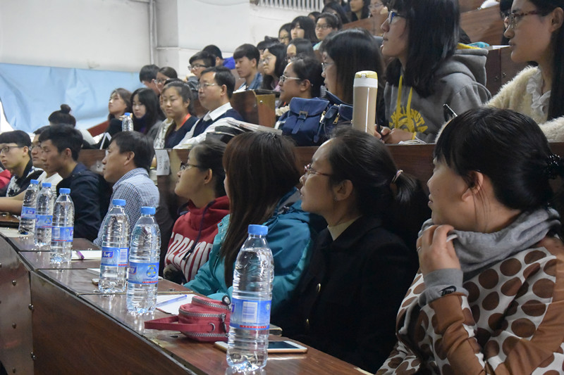 培养优秀学生干部 创建新型魅力药院—药学院举行学生干部培训大会