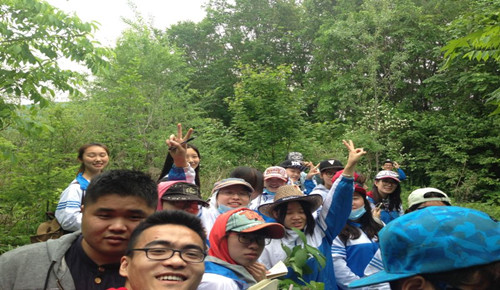 2015年药用植物学野外实习顺利结束